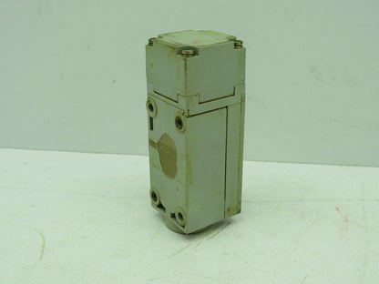 Allen Bradley 802PR-LACB2/C Proximity Sensor 60-132VAC 1A Series C