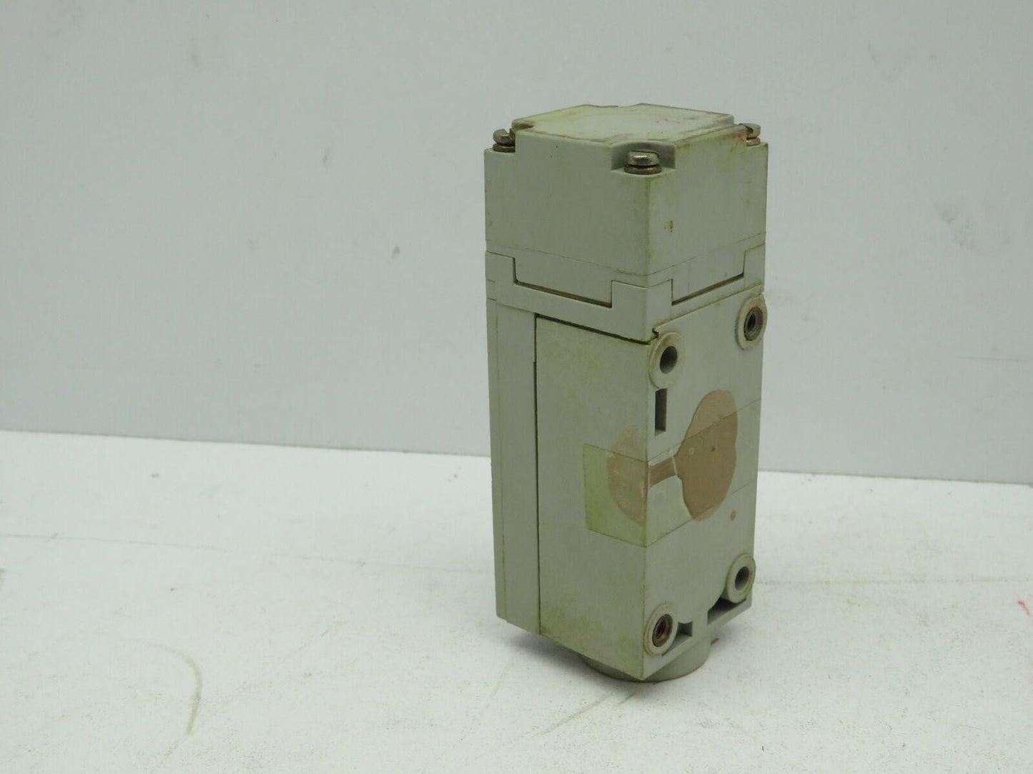 Allen Bradley 802PR-LACB2/C Proximity Sensor 60-132VAC 1A Series C