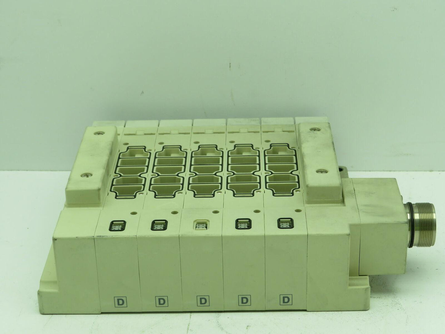 SMC SS5V4-W10CD-05B Pneumatic Solenoid Manifold 5 Station