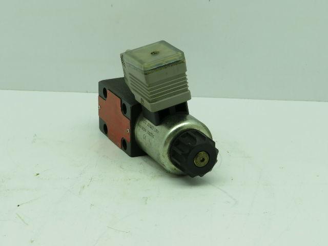 Moog X820-21PA-001N01 Hydraulic Valve 24V