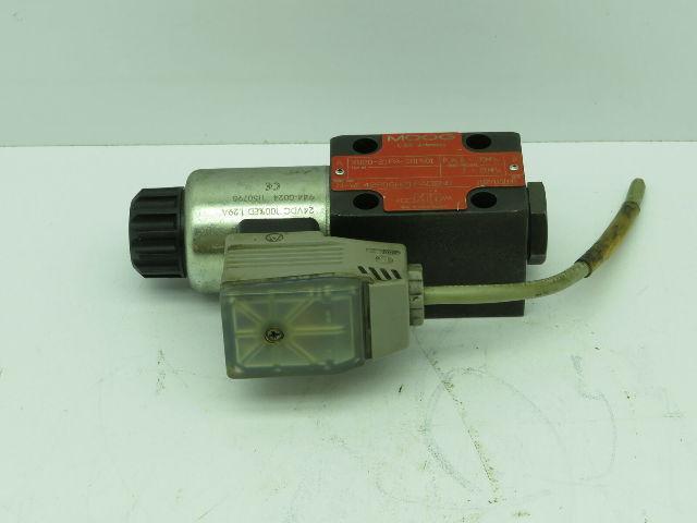 Moog X820-21PA-001N01 Hydraulic Valve 24V