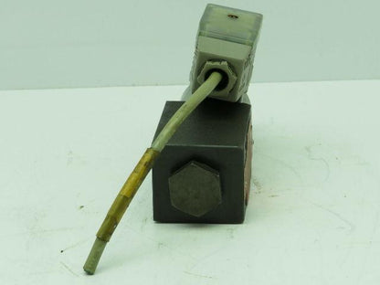 Moog X820-21PA-001N01 Hydraulic Valve 24V