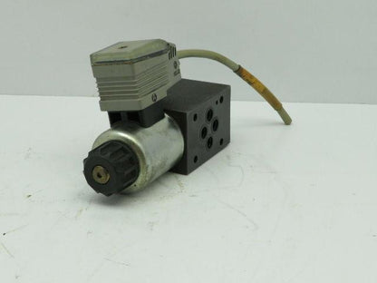Moog X820-21PA-001N01 Hydraulic Valve 24V