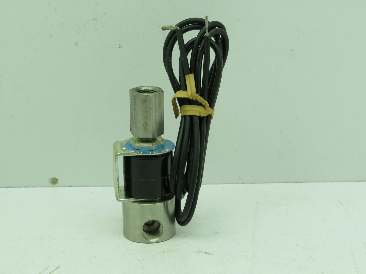 Gould Allied Control 313X-8 Solenoid Valve 24VDC Oxygen