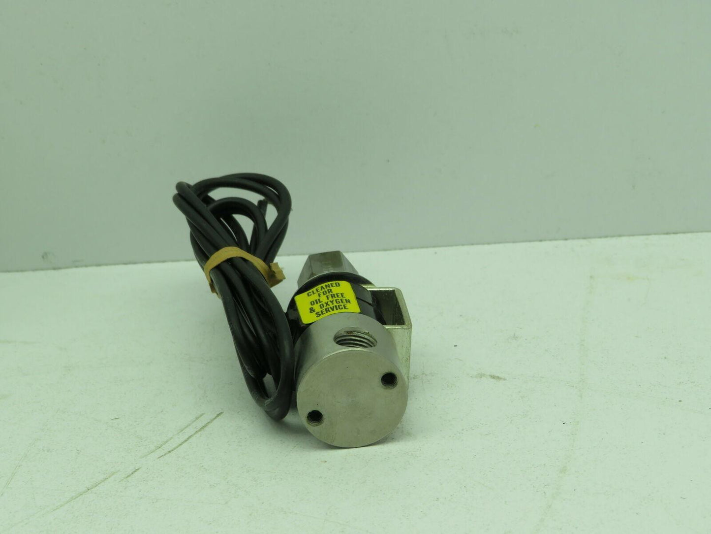 Gould Allied Control 313X-8 Solenoid Valve 24VDC Oxygen