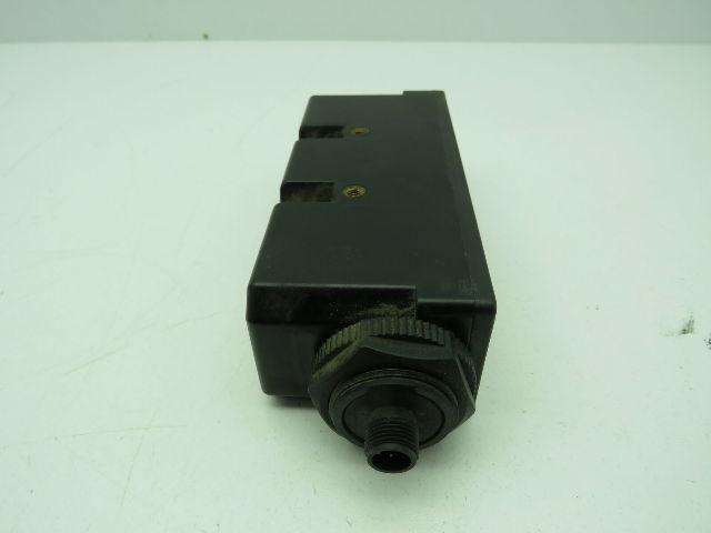 Cutler-Hammer E67-LRDP100-HDD Photoelectric Sensor 100cm Cutoff Range Series A1