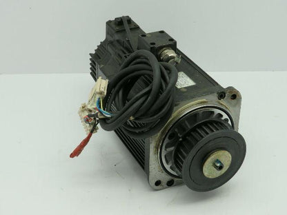 Yaskawa Electric SGMGH-13A2A-YR13 AC Servo Motor 1300W 200V 10.7A