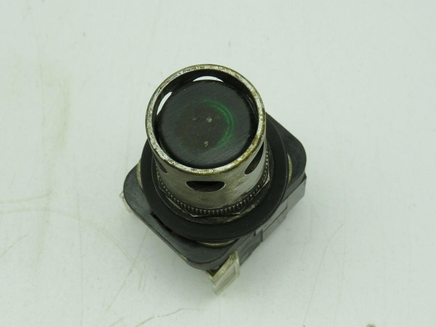 Allen Bradley 800T-PAH16G/T Illuminated Green Push Button 120V  Series T
