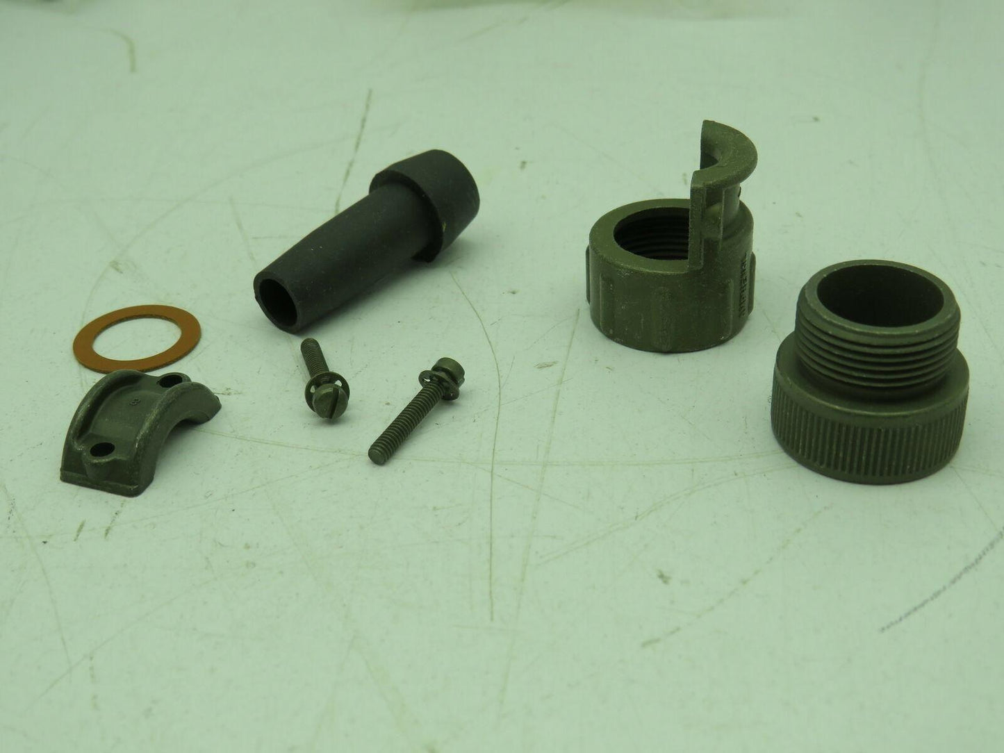 Amphenol 97-67-16-8 Circular Cable Connector Clamp Kit Lot of 4