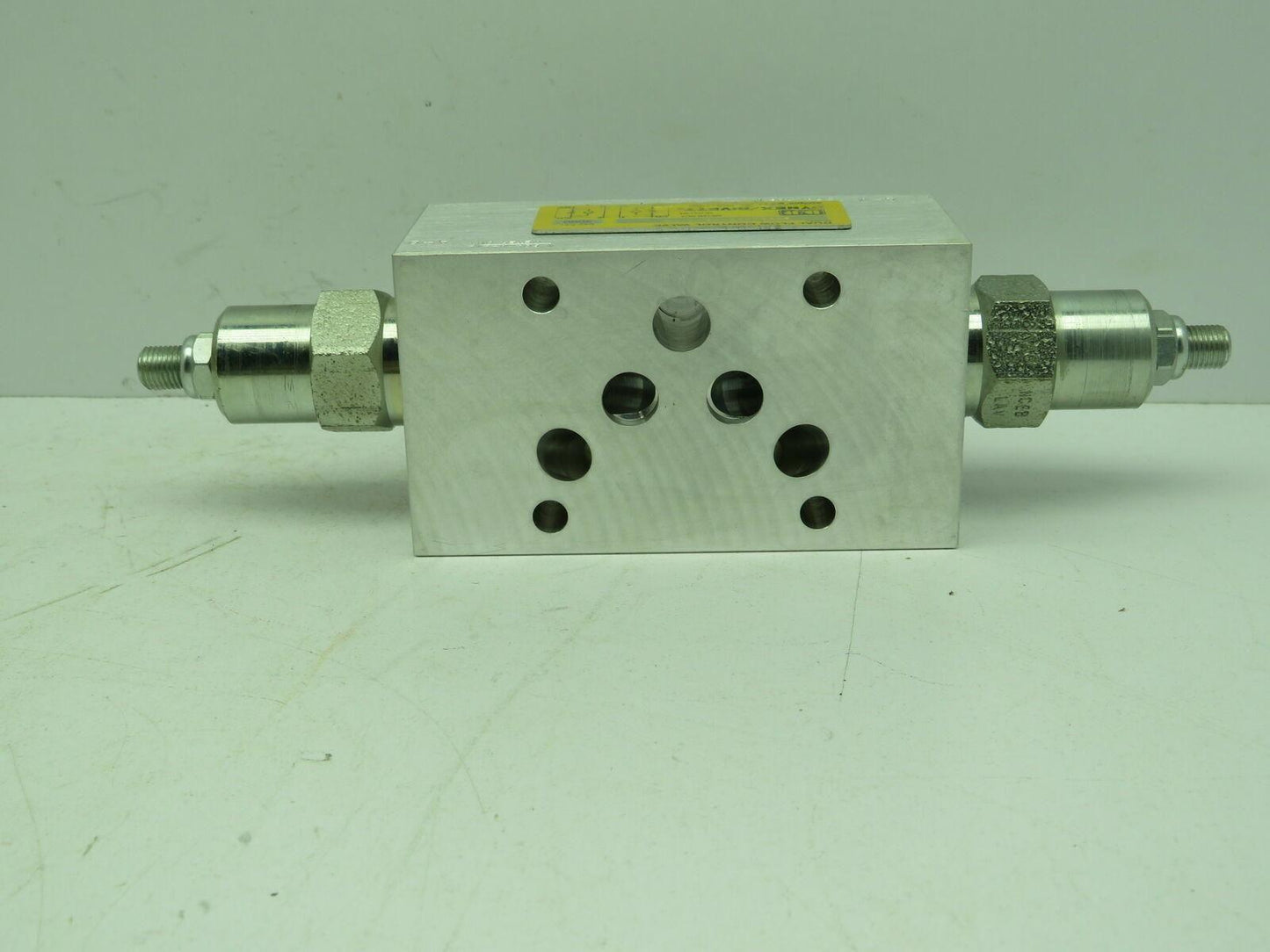 Dynex Rivett S8620-02-AB-V-20 Dual Flow Hydraulic Control Sandwich Valve