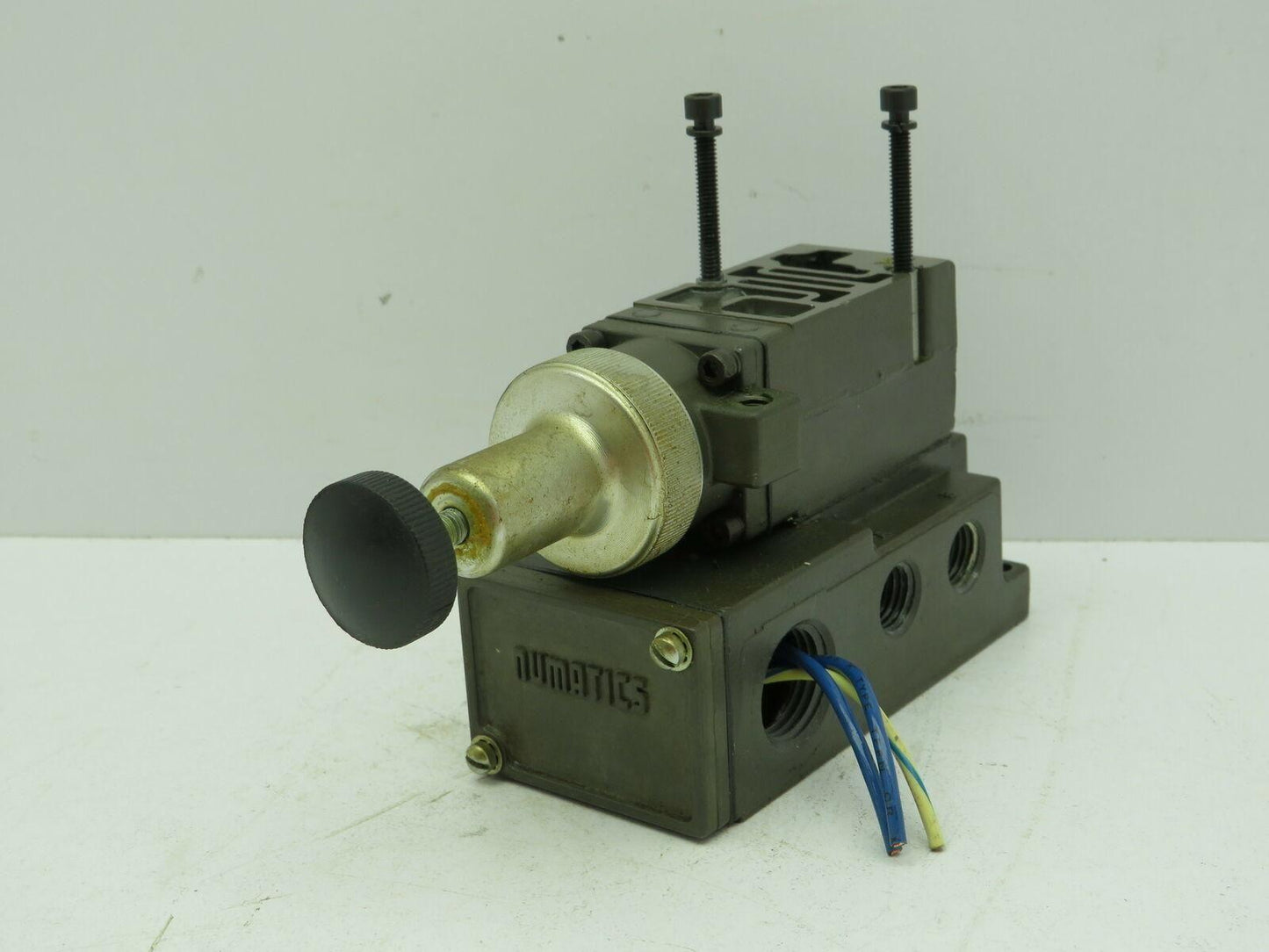 Numatics 081RS100J000000 Pneumatic Pressure Regulator Manifold Block Base
