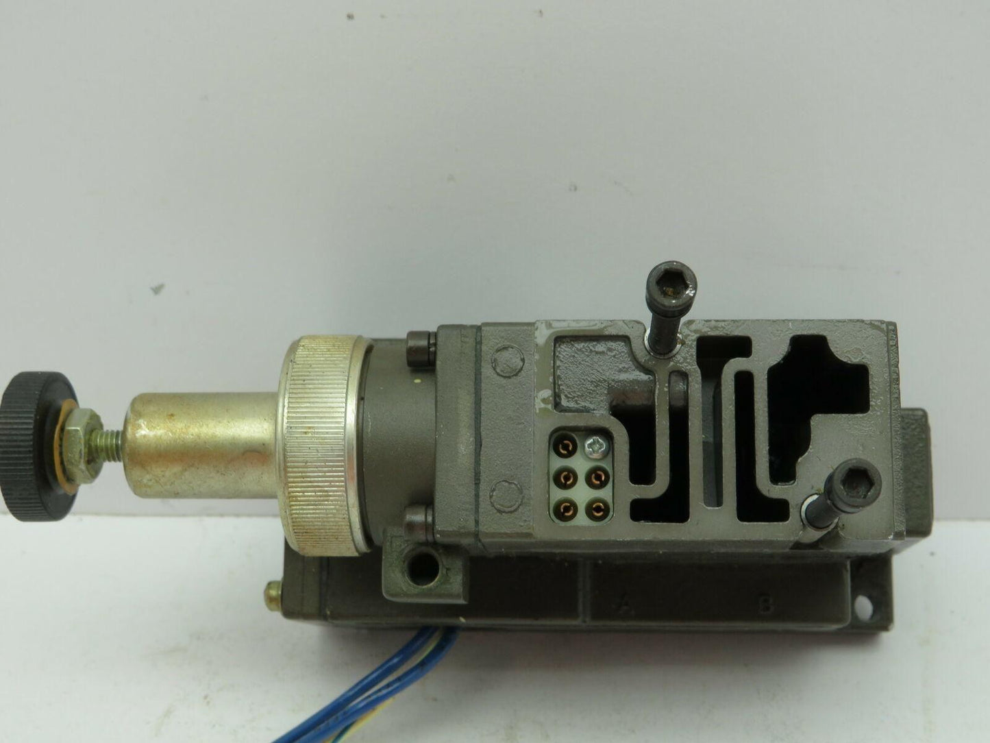 Numatics 081RS100J000000 Pneumatic Pressure Regulator Manifold Block Base