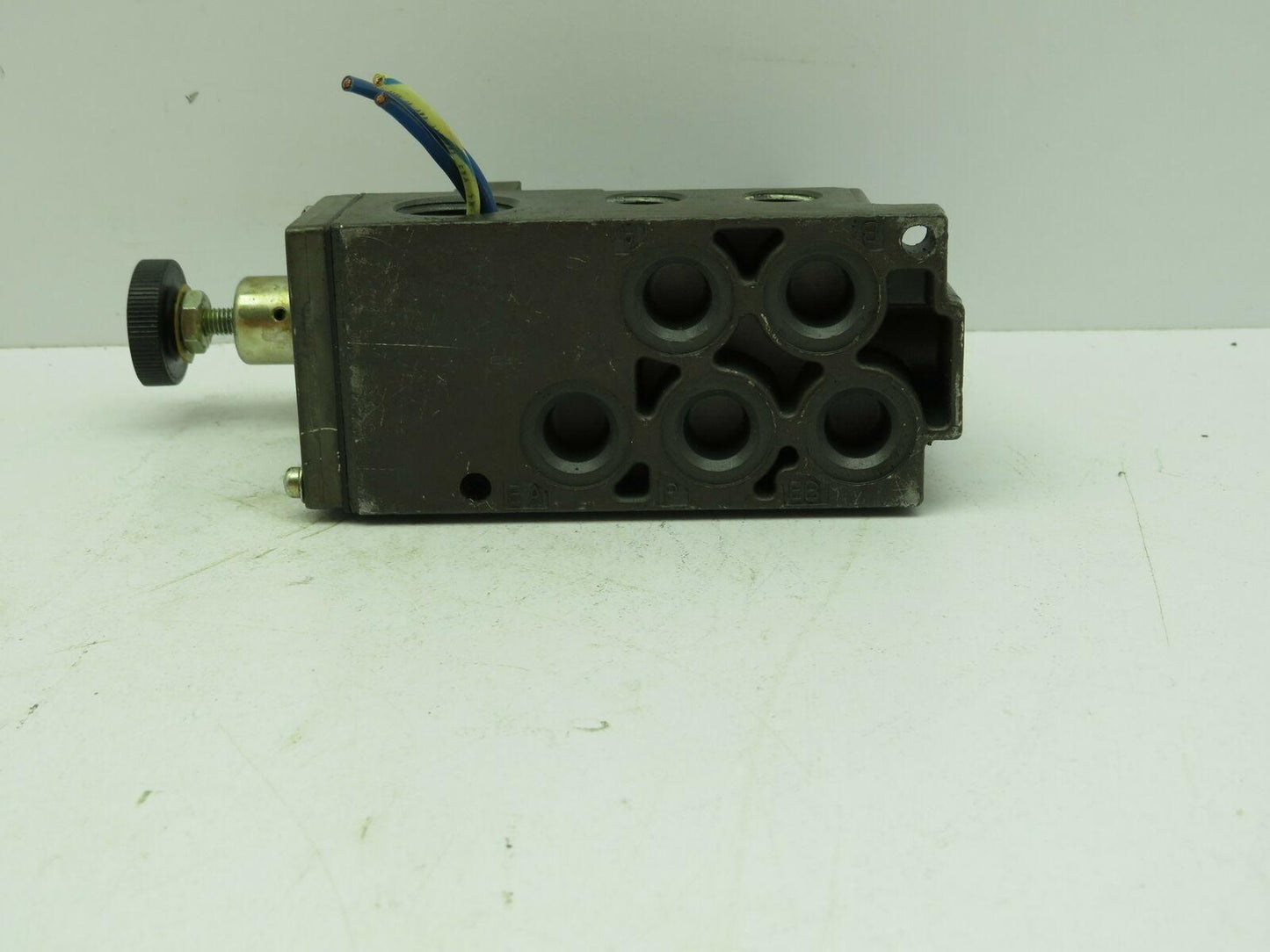 Numatics 081RS100J000000 Pneumatic Pressure Regulator Manifold Block Base