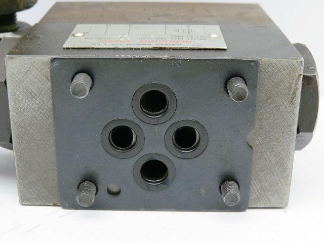 Daikin Kogyo MG-02P-03-30-T-08 Hydraulic Pressure Reducing Valve with Gauge