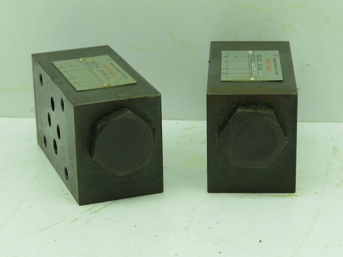 Daikin Kogyo MC-02P-05-10 Hydraulic Check Valve  Lot of 2