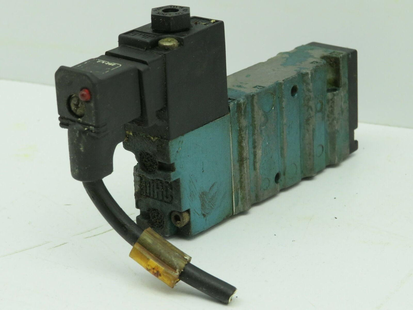 Mac 413A-00A-DM-DDAJ-2KJ Solenoid Valve DMB-DDAJ-2KJ 24VDC 5.4W 150PSI Lot of 2