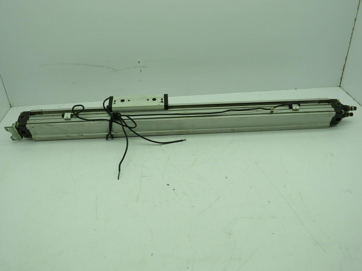 Koganei ORK 32X550 Pneumatic Rodless Linear Slide Cylinder Slit Type 32mm Bore