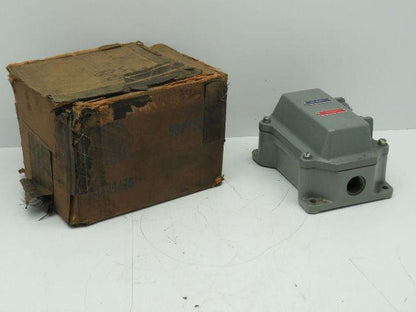 Square D GW-206 2 Unit Control Station Type 4 Enclosure Heavy Duty 600V Series A