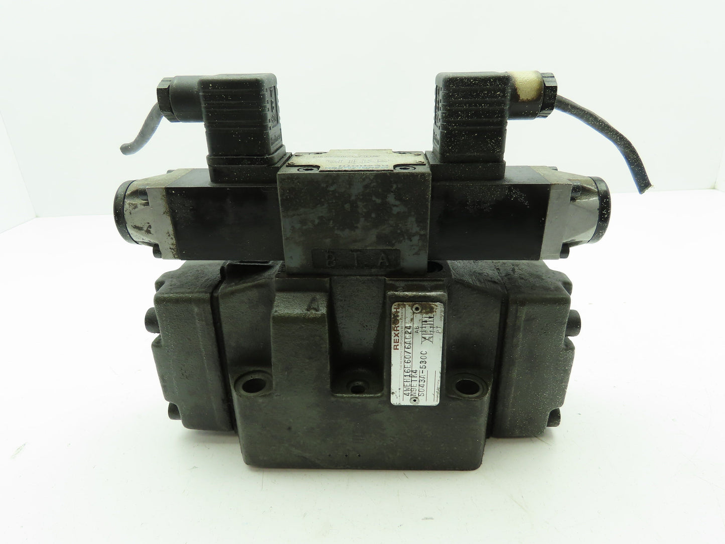Rexroth 4WEH16E60/6AG24N9ETK4 Hydraulic  Directional Solenoid Valve 24VDC