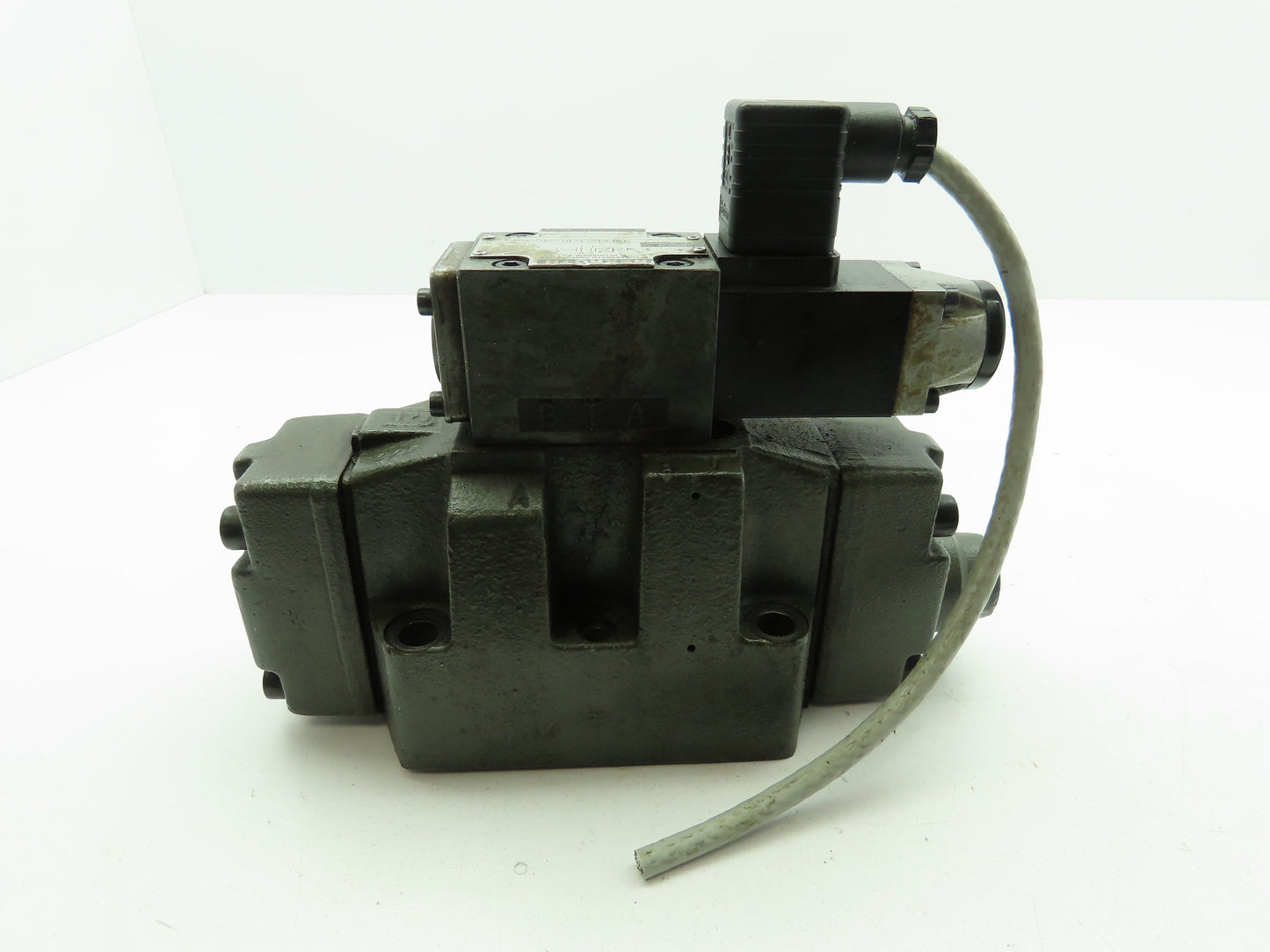 Rexroth 4WEH16E60/6AG24N9ETK4 Hydraulic Directional Solenoid Valve 24VDC