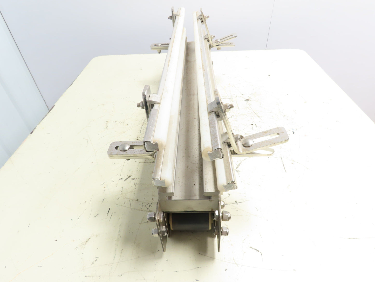 Arrowhead 3.25" Magnetic TableTop Belt Stainless Bottle Conveyor 30" Section