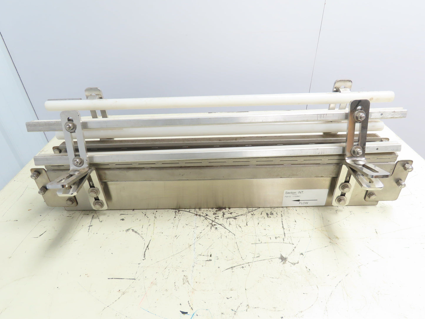 Arrowhead 3.25" Magnetic TableTop Belt Stainless Bottle Conveyor 30" Section