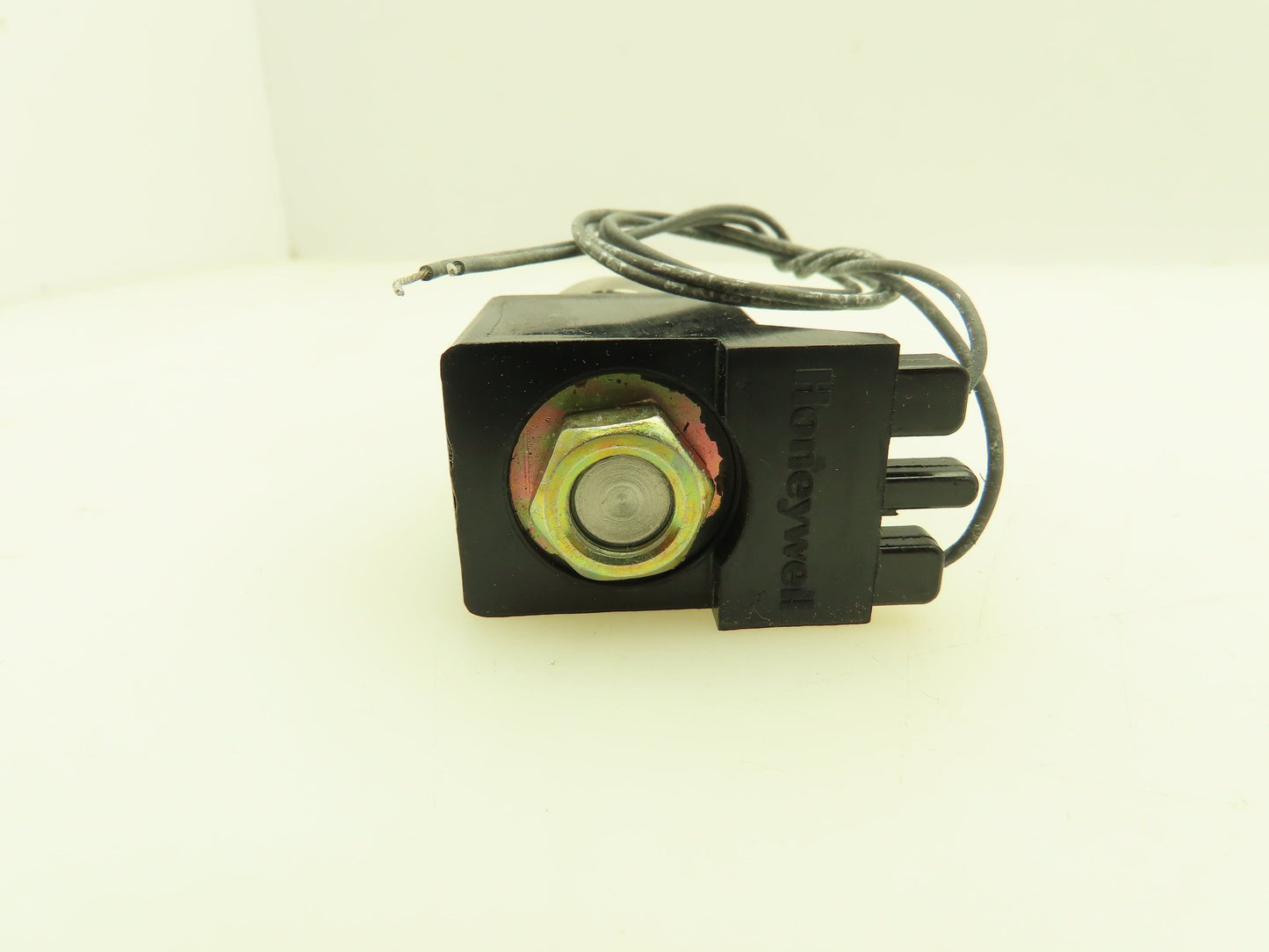 Honeywell Skinner 3121BSA6QN00 Solenoid Valve 120V 60 Hz 50 PSI 5/32 Orifice
