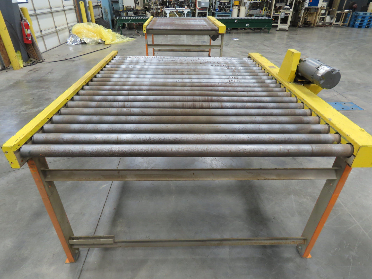70"x 84" Chain Drive 2.5" Live Roller Pallet Conveyor 60"BF .5Hp 460V 65 FPM