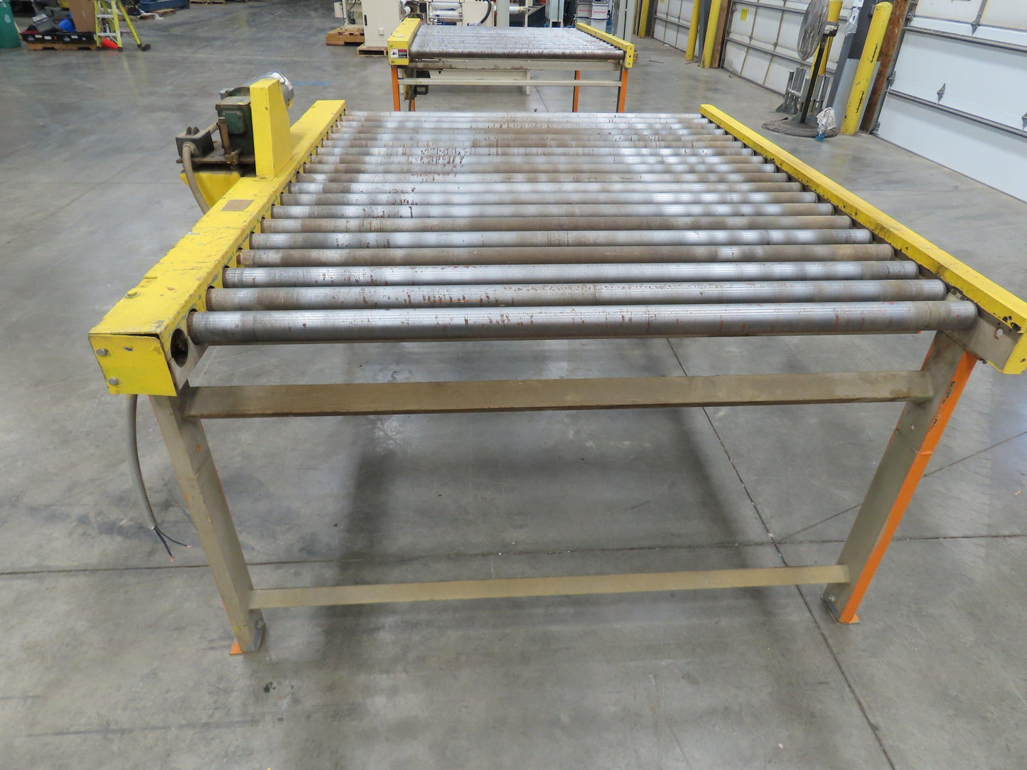 70"x 84" Chain Drive 2.5" Live Roller Pallet Conveyor 60"BF .5Hp 460V 65 FPM