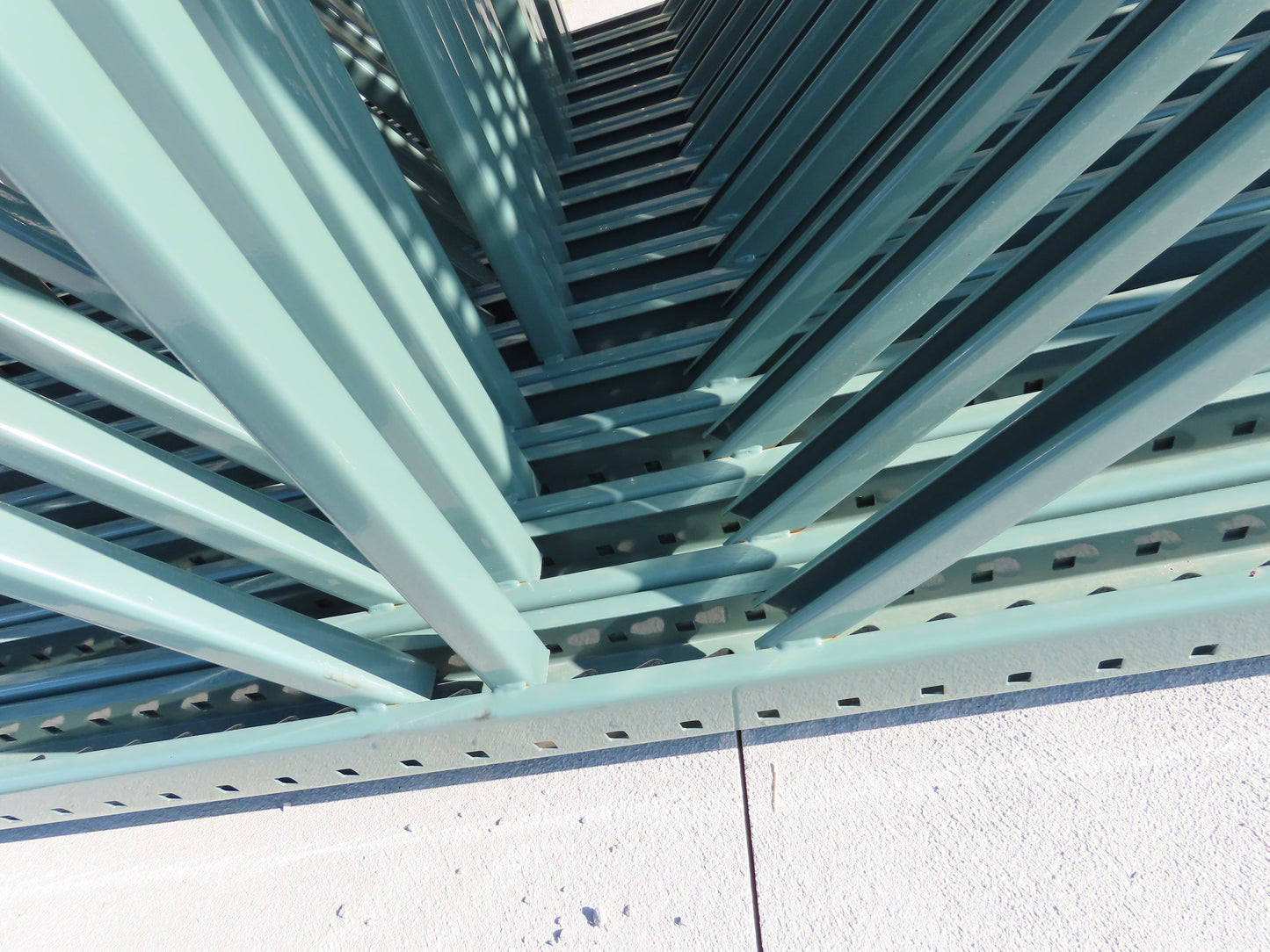 Teardrop Pallet Racking Upright Leg 16' x 4' 23,900 LB 192" x 48" 3"x3" Column