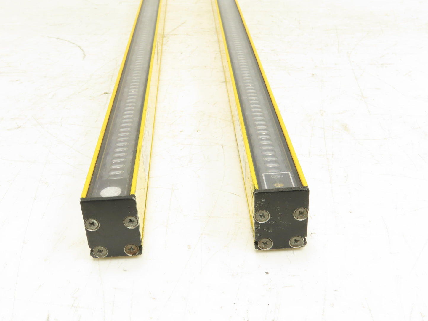 AB Guardshield Light Curtain 960mm Transmitter Receiver Set 445L-T4S0960YD
