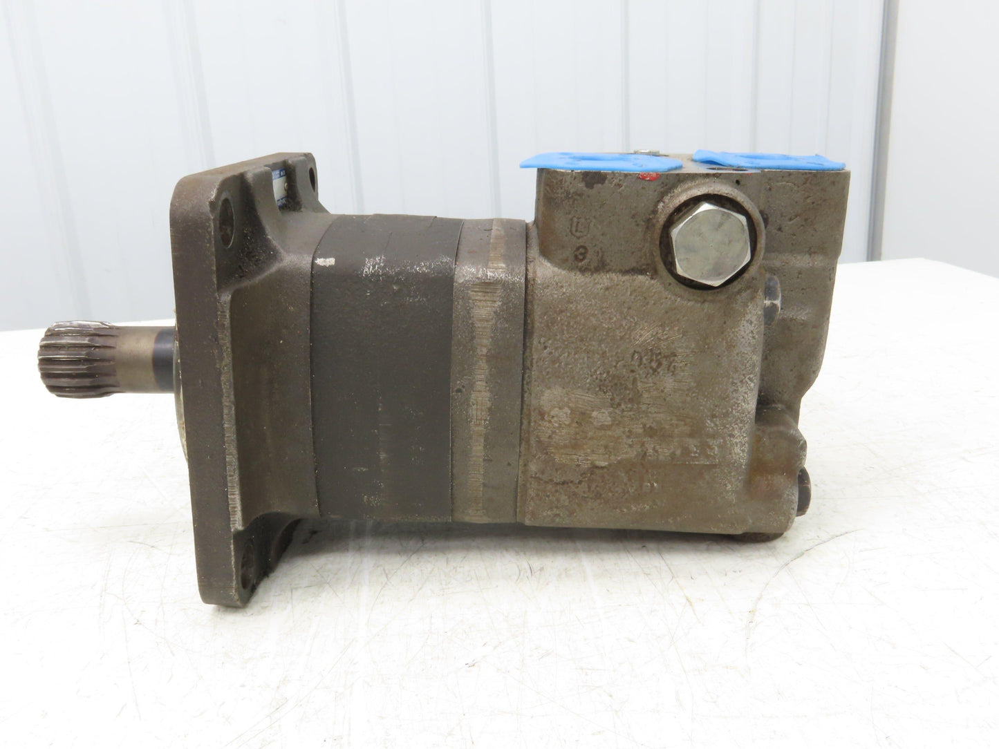 Char-Lynn 121 2021-001 Disc Valve Hydraulic Motor Bearingless Spline Shaft SAE-D