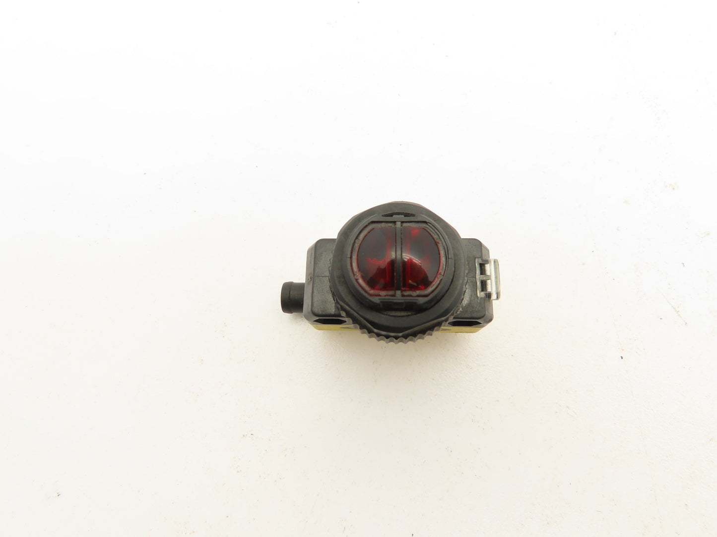 Banner QS18VN6CV15Q7 Photoelectric Sensor Convergent Focal Point 16mm