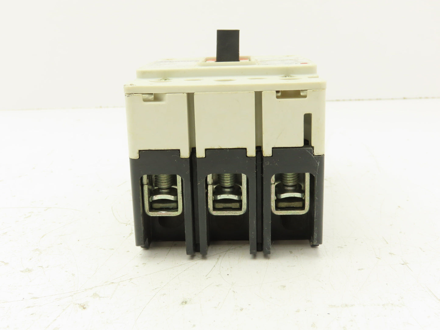 Allen Bradley 140U-H3C3-C30 Circuit Breaker 30A 3 Pole 600V Panel Mount