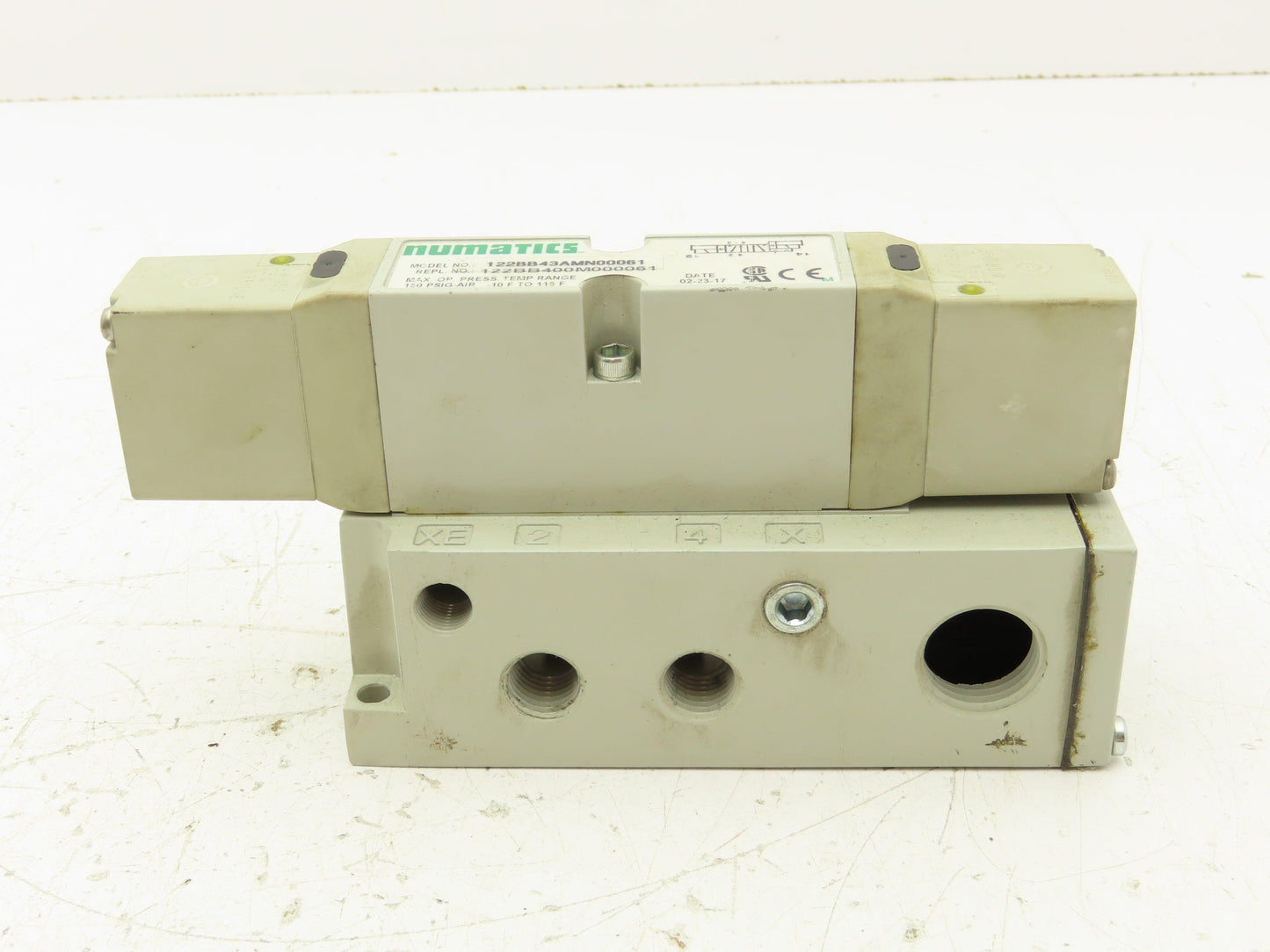 Numatics 122BB43AMN00061 Solenoid Valve Manifold 24VDC 150PSI
