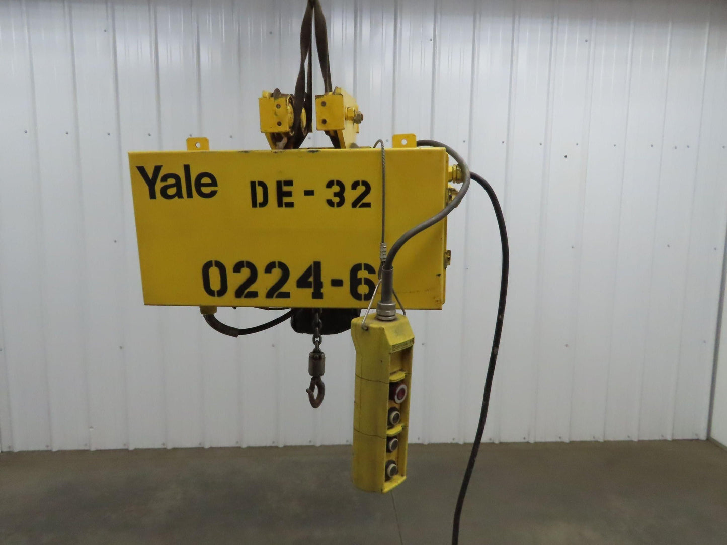 Yale KEL Electric Chain Hoist 1/2 Ton 16 FPM 9' Lift 110 Volt Manual Trolley