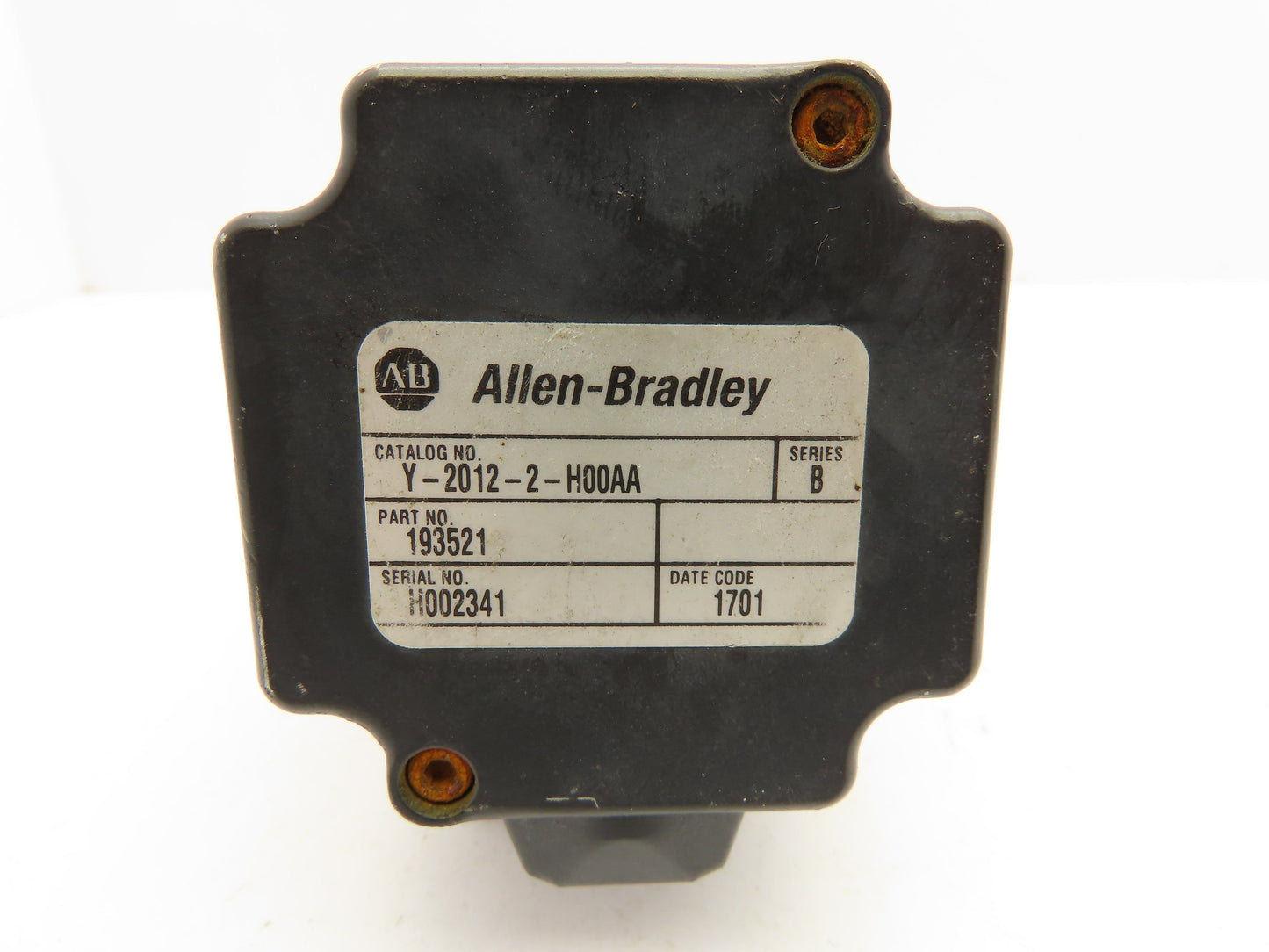 Allen Bradley Y-2012-2-H00AA Servo Motor 230V 4500 RPM 9/16" Shaft