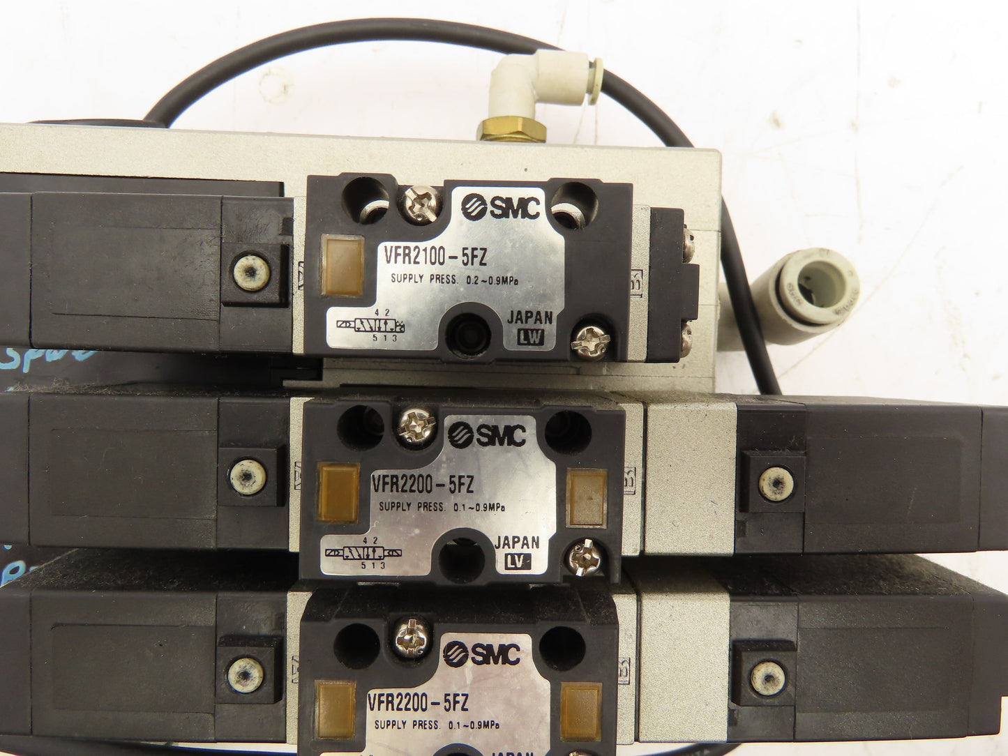 SMC VFR2200-5FZ Pneumatic Solenoid Valve Assembly Manifold 2 Double 1 Single