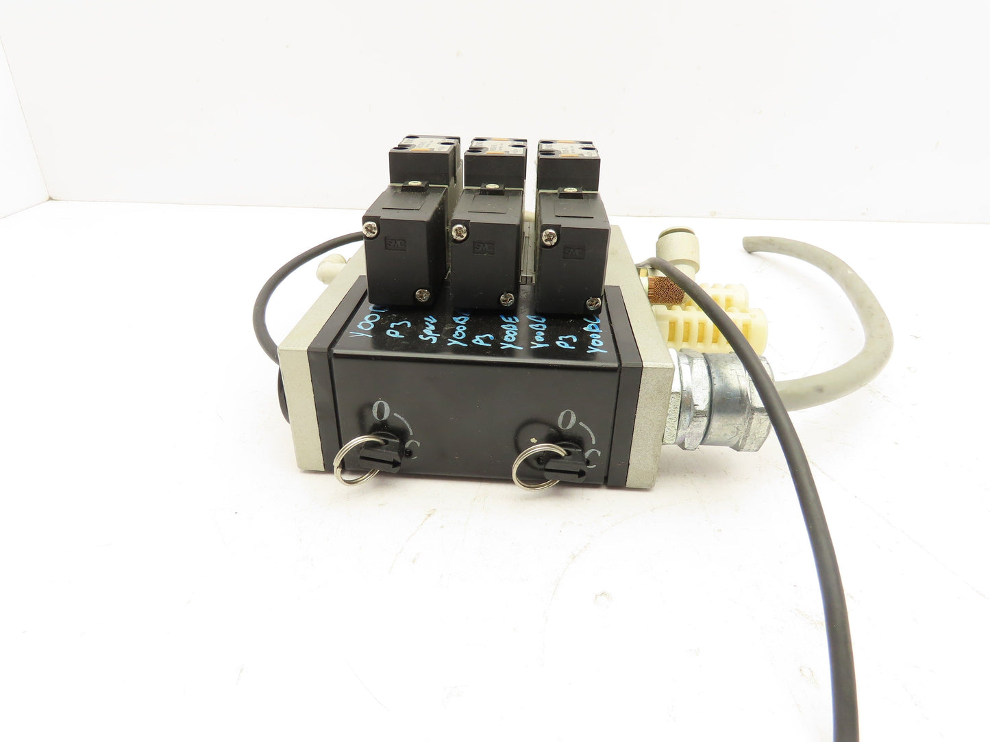 SMC VFR2200-5FZ Pneumatic Solenoid Valve Assembly Manifold 2 Double 1 Single