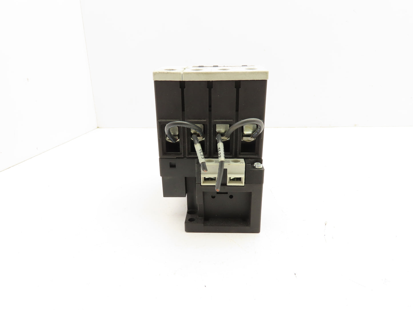 Siemens 3RT1 535-1AK60  3-Pole Contactor 600V 3PH 120V Coil