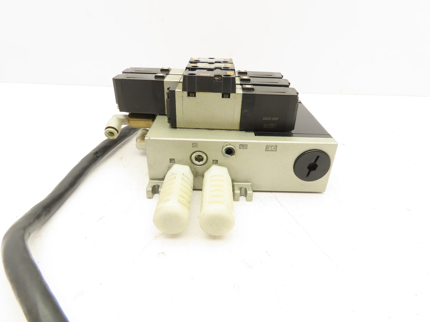 SMC VFR2200-5FZ Pneumatic Solenoid Valve Assembly Manifold 2 Double 1 Single