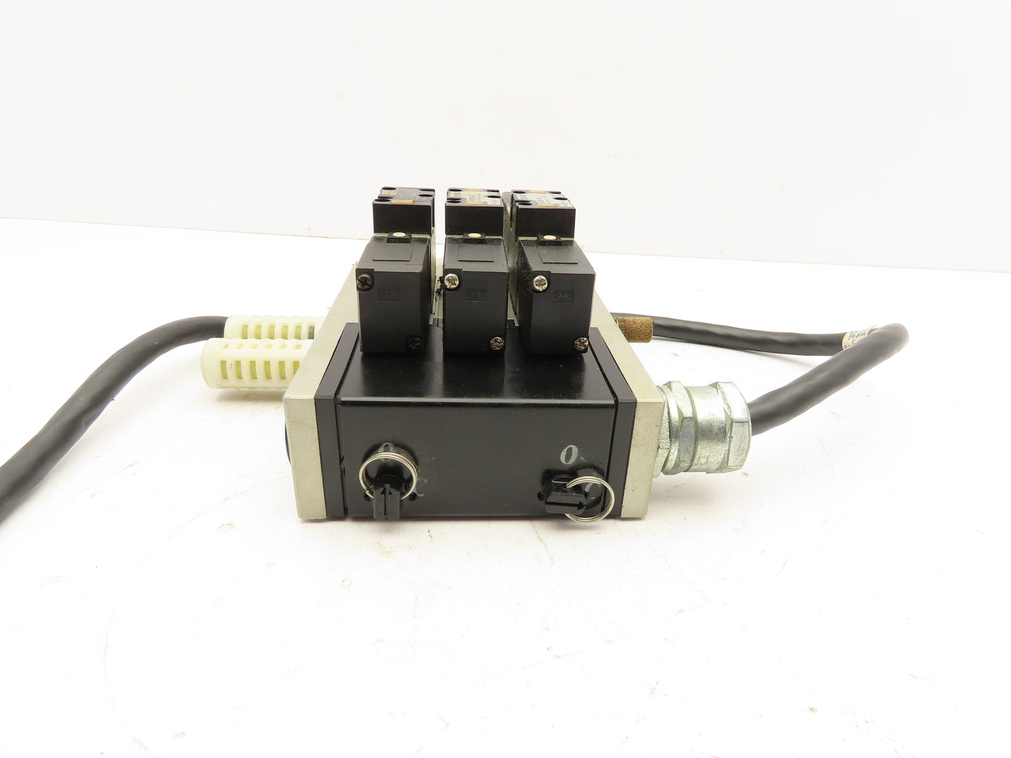 SMC VFR2200-5FZ Pneumatic Solenoid Valve Assembly Manifold 2 Double 1 Single