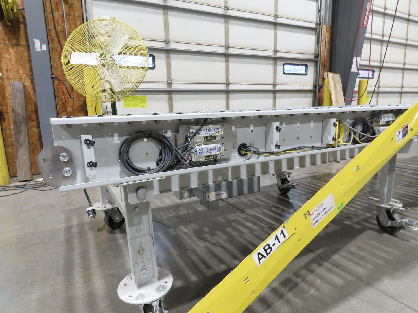 ConveyX 52"x 20' MDR Motorized Roller Conveyor 48"BF Manual Drive Thru Gate 115V