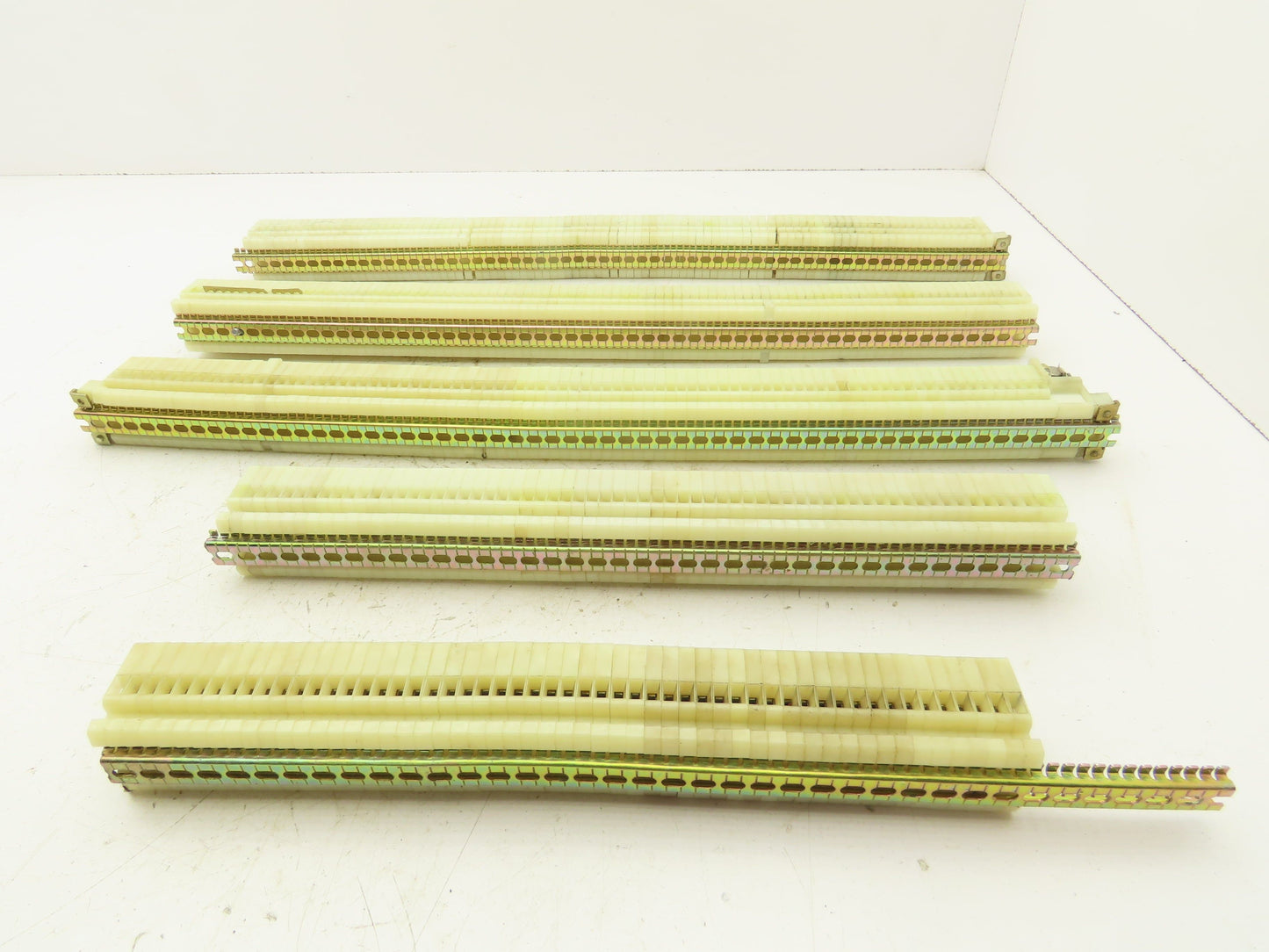 Allen Bradley 1492 Style H DIN Rail Terminal Block Lot of 395