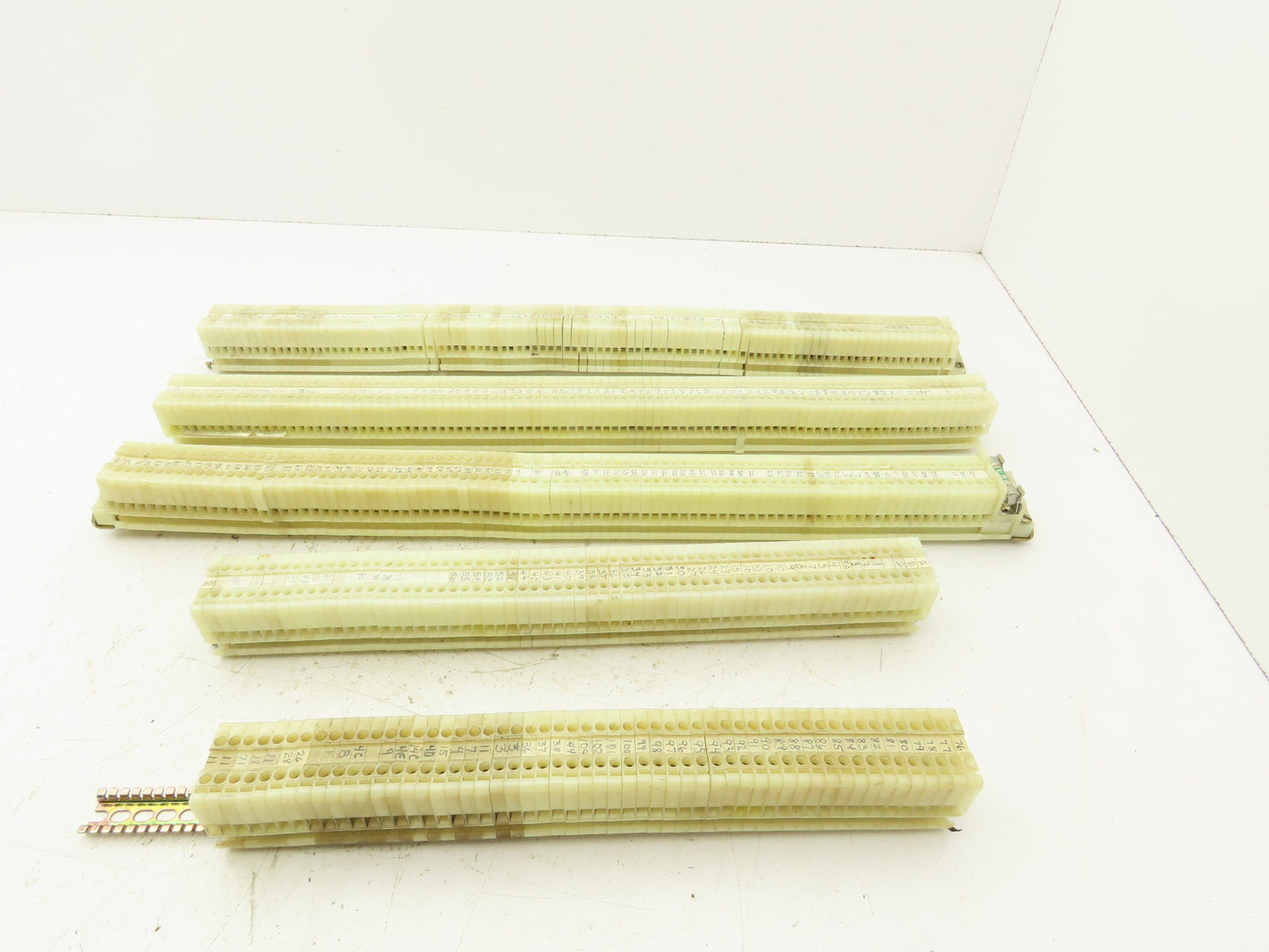 Allen Bradley 1492 Style H DIN Rail Terminal Block Lot of 395