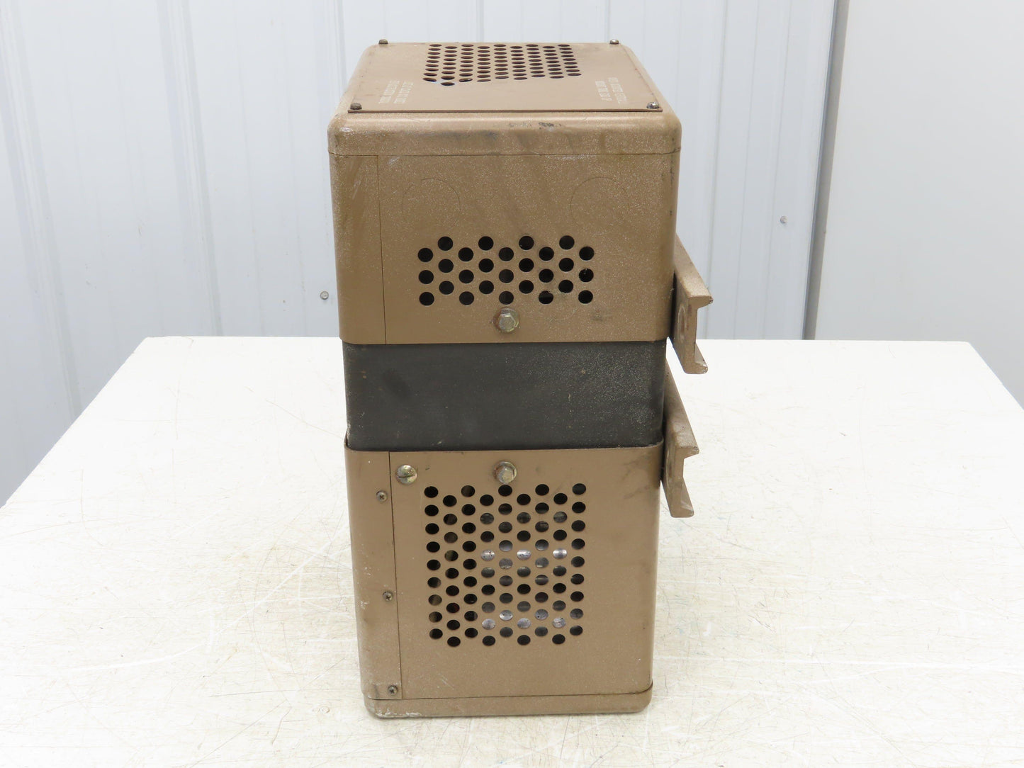 Sola 63-23-220-8 Mini/Micro Computer Power Supply Constant Volt Transformer 2KVA