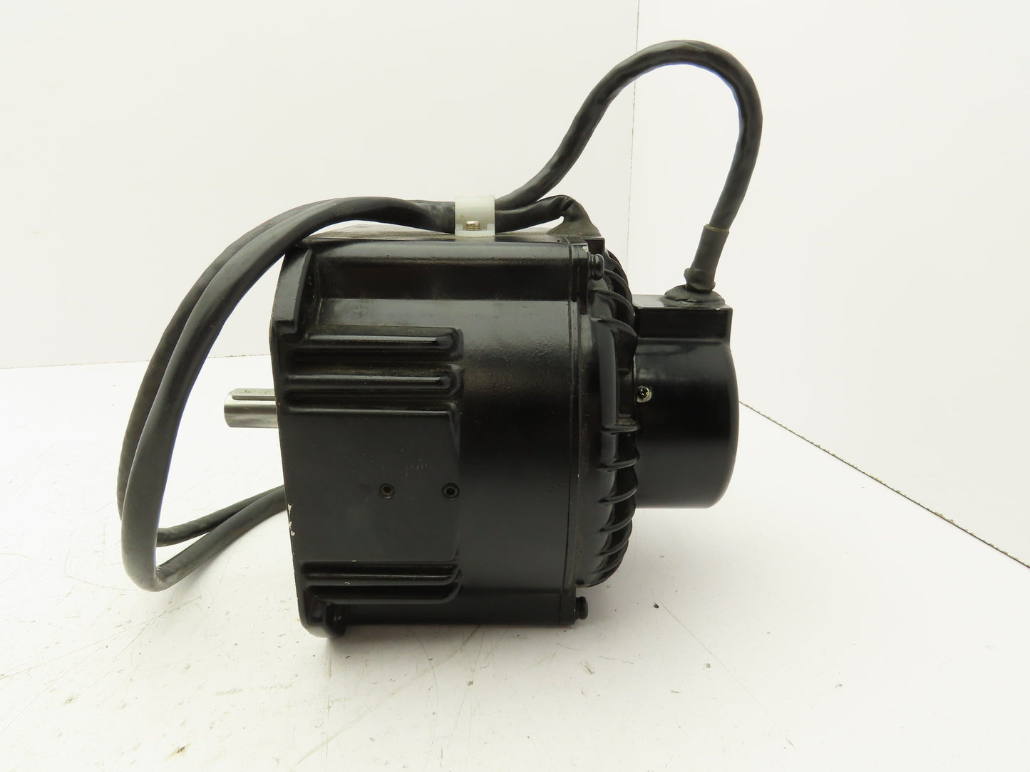 Nachi-Fujikoshi TS4144N11E36 AC Servo Motor 3000 RPM 200V 1100W 5/8" Shaft