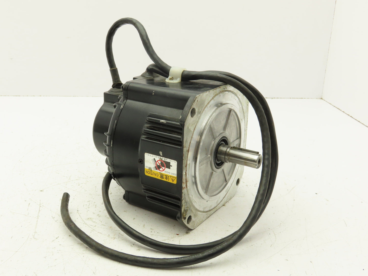 Nachi-Fujikoshi TS4144N11E36 AC Servo Motor 3000 RPM 200V 1100W 5/8" Shaft