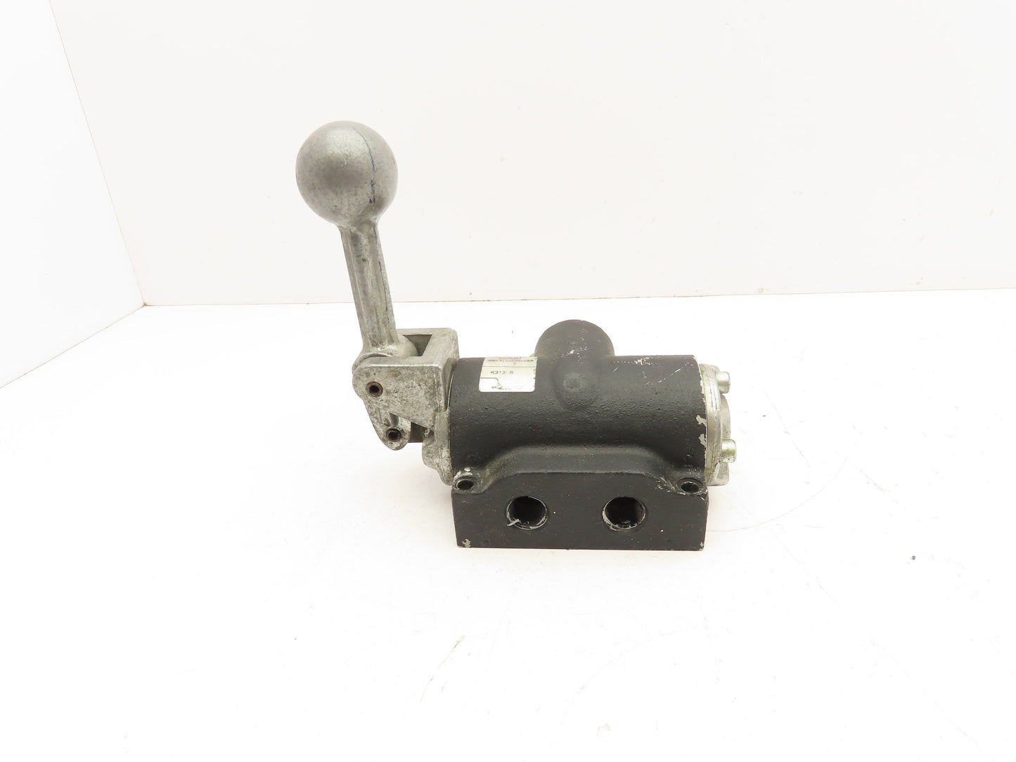 ARO K313LS Manual Directional Control Air Valve 4-Way 3-Position Lever 3/8" NPT