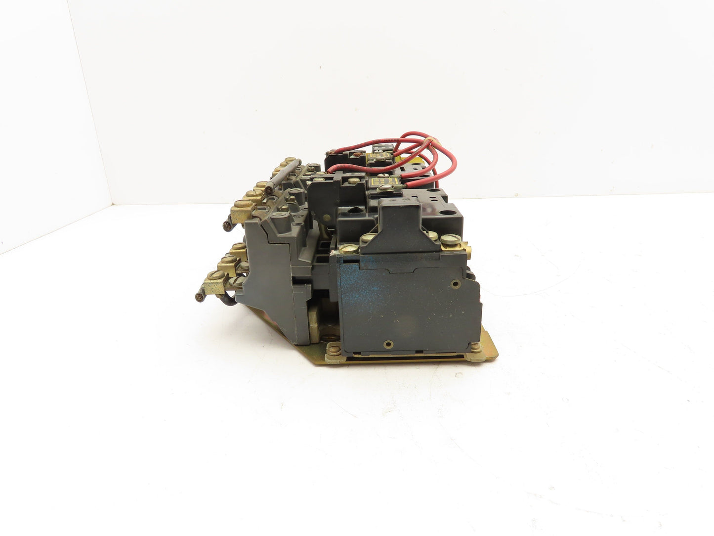 Allen Bradley 705-B0D731 NEMA Size 1 Reversing Motor Starter 3Ph 10HP 480V Coil